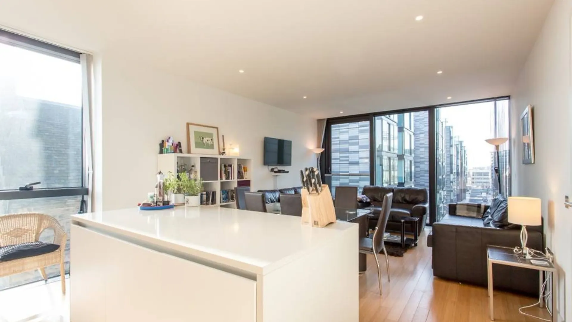 Luxury 2 Bedroom Quartermile Apartment Edinburgh